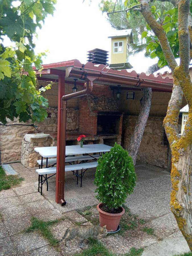 Casa de vacaciones para 15 personas, con jardín y vistas, Se admiten mascotas en Tierras del Burgo - 2