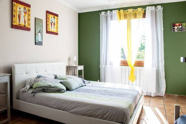 Location de vacances pour 17 personnes, avec balcon et jardin à Aubenas - 2