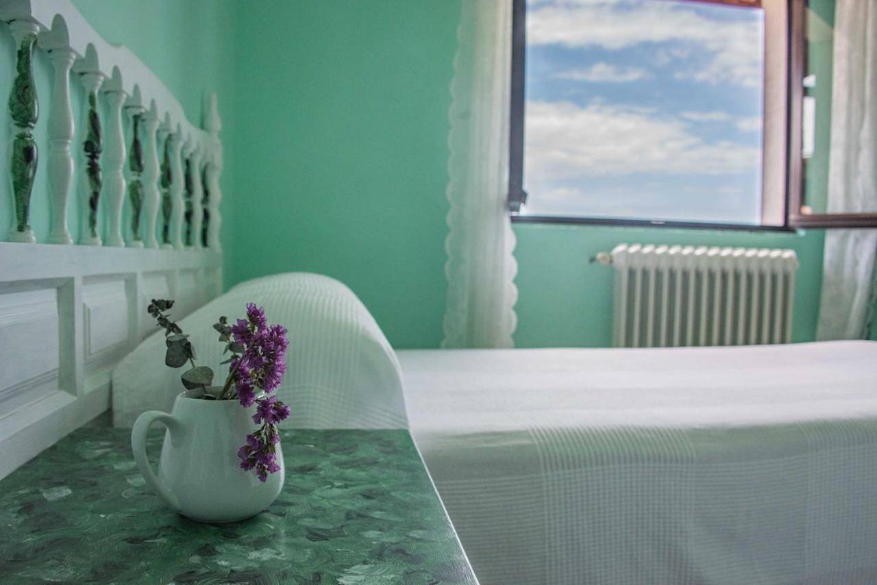 Single Room with Shower in Cué, Llanes