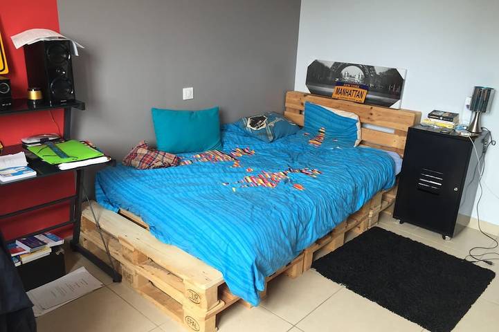 Location de vacances pour 8 personnes, avec piscine ainsi que terrasse et jardin à Teyran - 4