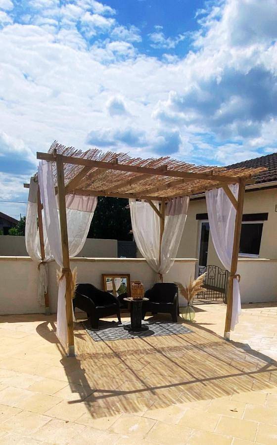 Maison de campagne Piscine, jacuzzi 2P Monflanquin in Savignac-sur-Leyze, Région de Villeneuve-sur-Lot