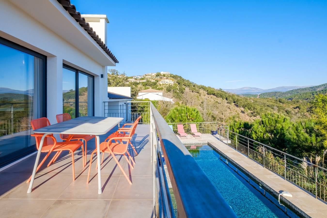 Villa 'Luxe Vue Mer Baie De Cannes' mit Meerblick, Wi-Fi und Klimaanlage in Les Adrets-de-l'Estérel, Massif de l'Esterel