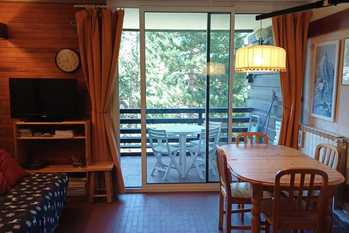 Studio entier, Studio lumineux avec balcon et vue montagne in Saint-Chaffrey, Serre Chevalier