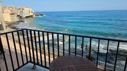 Gîte pour 3 personnes, avec vue et balcon dans Port d'Erbalunga