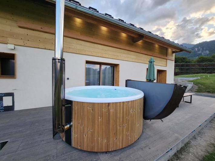 Maison de vacances pour 6 personnes, avec jacuzzi ainsi que jardin et piscine