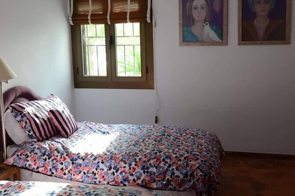 Luxury Villa, Situated In Tranquil Setting, Private Pool, Shared Tennis Court in Mojácar, Costa de Almería