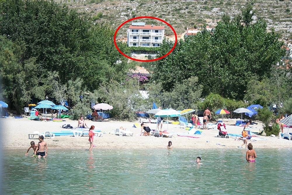 Ganze Wohnung, Ferienwohnung in Duće mit Meerblick, Balkon, Klimaanlage, W-Lan (4167-8) in Dugi Rat, Omis-Riviera
