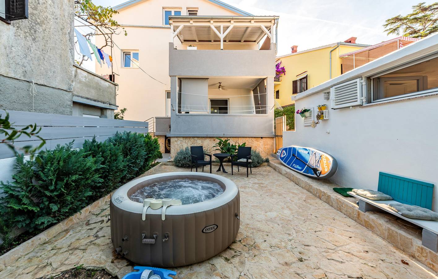 Ganze Ferienwohnung, Ferienwohnung für 6 Personen mit Terrasse in Preko, Insel Ugljan