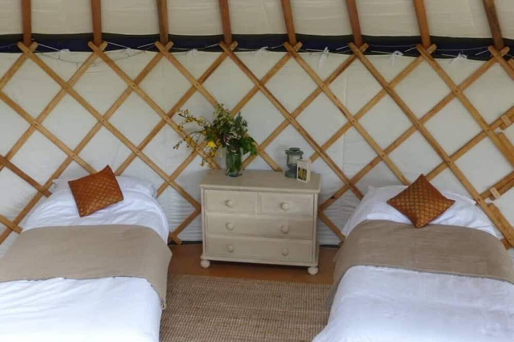 'Chestnut' Yurt in West Sussex countryside in Fernhurst, South Downs
