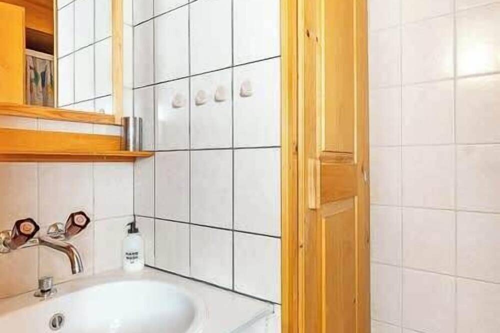 Ganze Wohnung, Chalet mit See- und Bergblick, Kamin und Garten in Axalp, Brienz