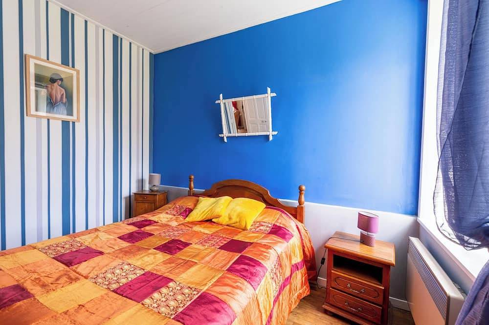 Homerez - Comfortable house in Rostrenen with garden and fireplace in Rostrenen, Guingamp region