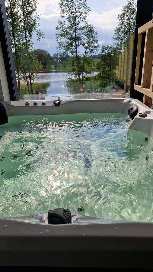 Ferienhaus für 22 Personen, mit Whirlpool und Terrasse sowie Garten und Kinderpool