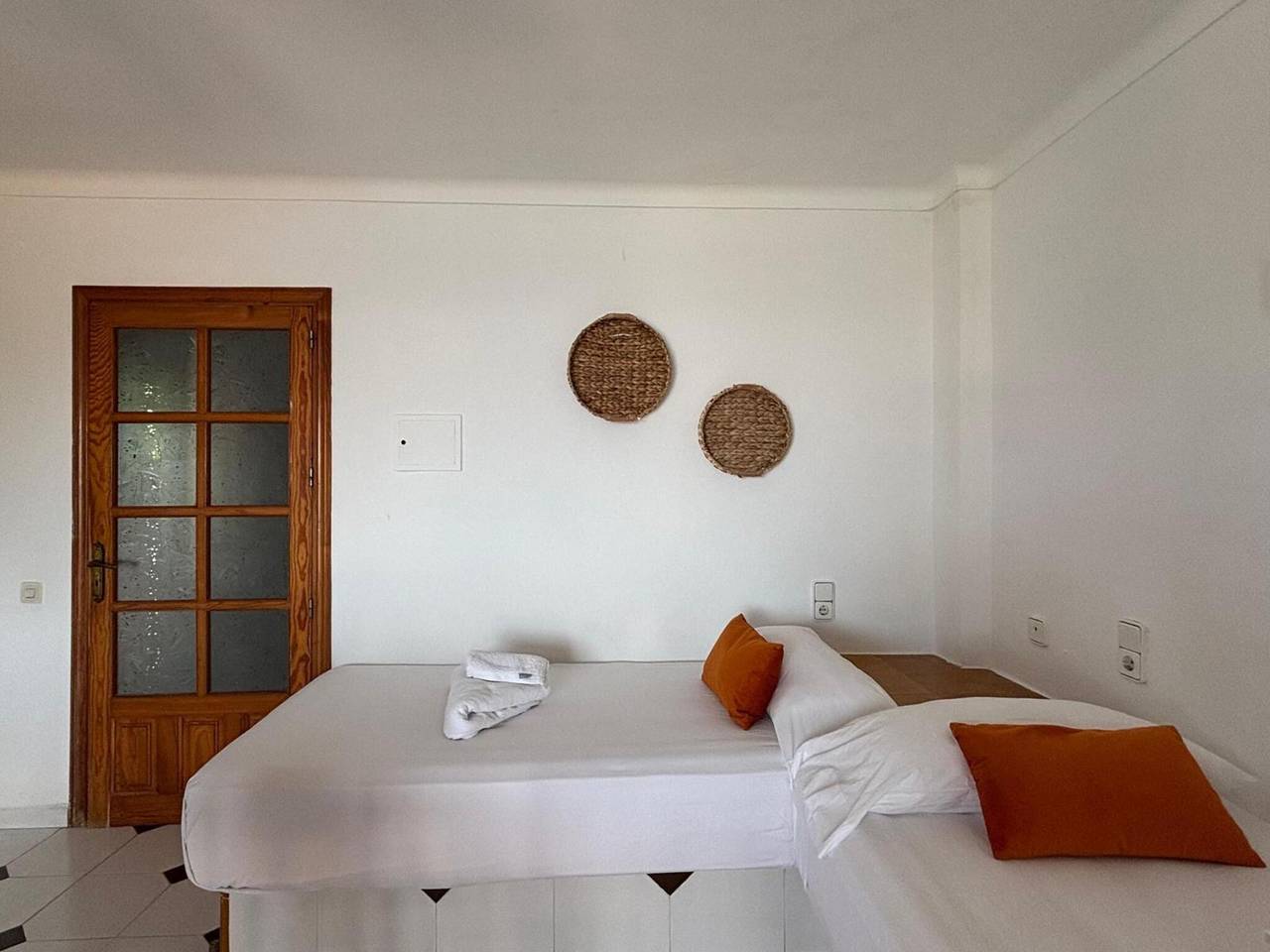 Appartement 'Vista Jardi5C' avec vue sur la mer, Wi-Fi et climatisation in S'Arenal Petit, Sant Joan de Labritja