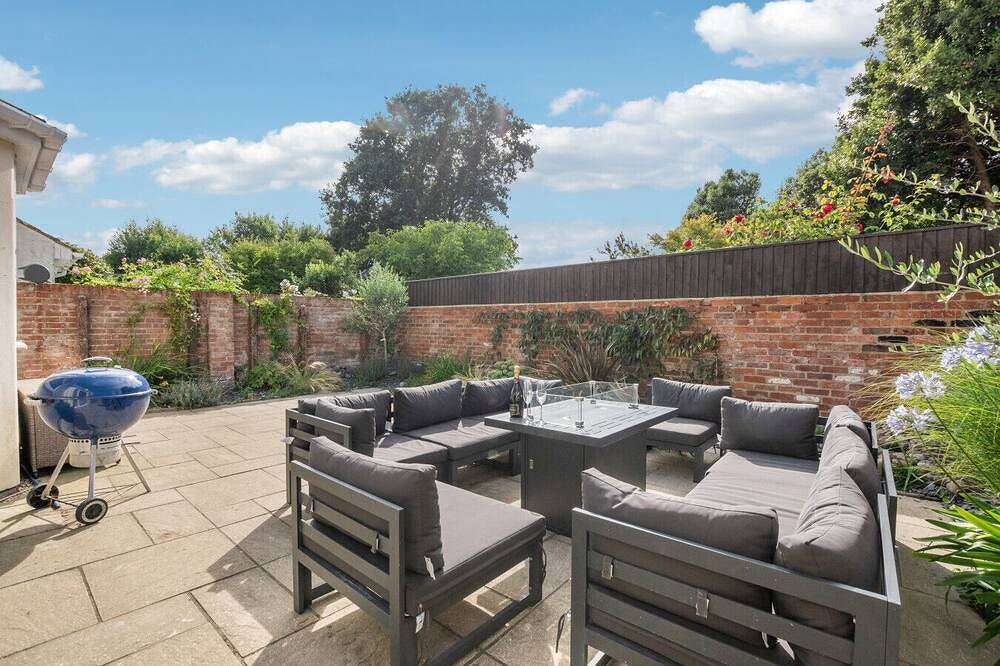 Lymington Retreat with Garden in Lymington, Hampshire