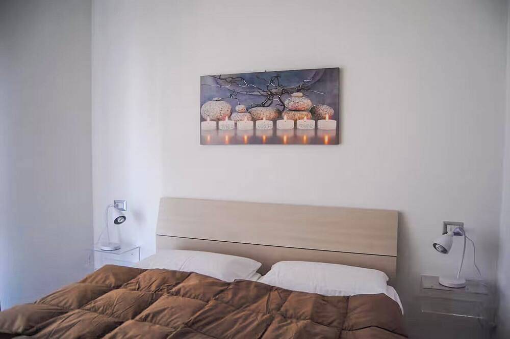 Ganze Wohnung, Gepflegte 4-Zimmer-Wohnung mit Traumseesicht und solarbeheiztem Pool in Viggiona, Trarego Viggiona
