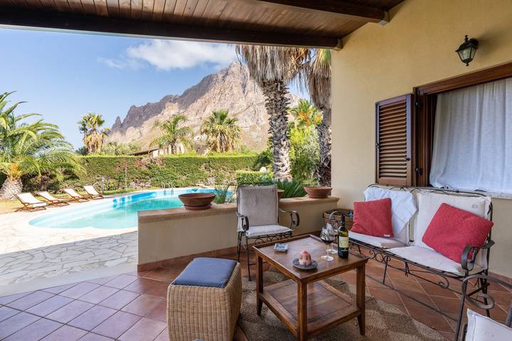 Villa 'Amazing Sunset' con Vista Mare, Wi-Fi e Aria Condizionata in Cornino, Custonaci