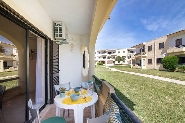Casa de férias para 4 pessoas, com Varanda e Jardim em Alvor