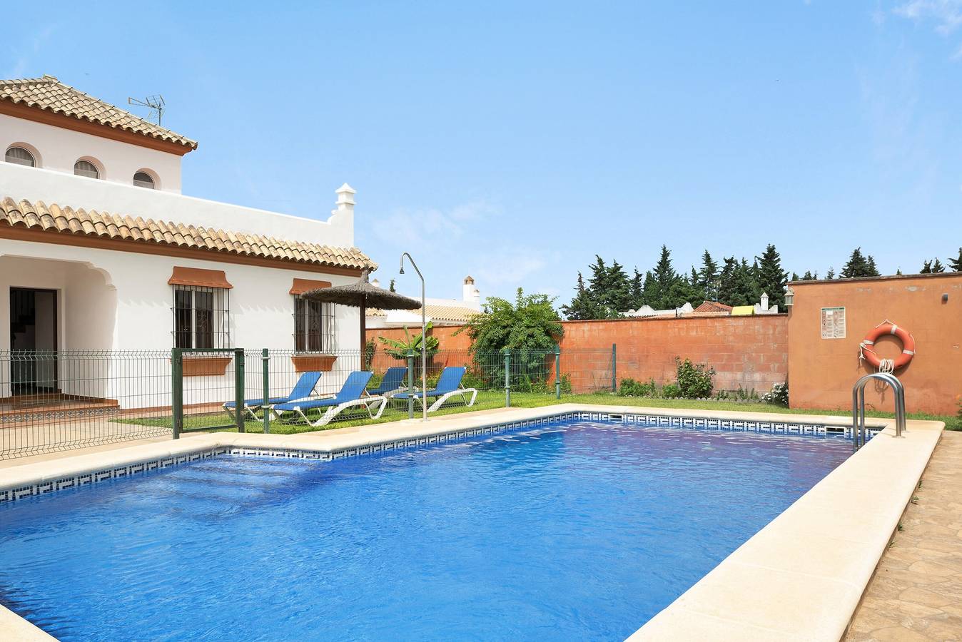 Casa vacanze 'Villa Juani Sólo Familias' con piscina privata, terrazza privata e giardino privato in Conil de la Frontera, Costa de la Luz