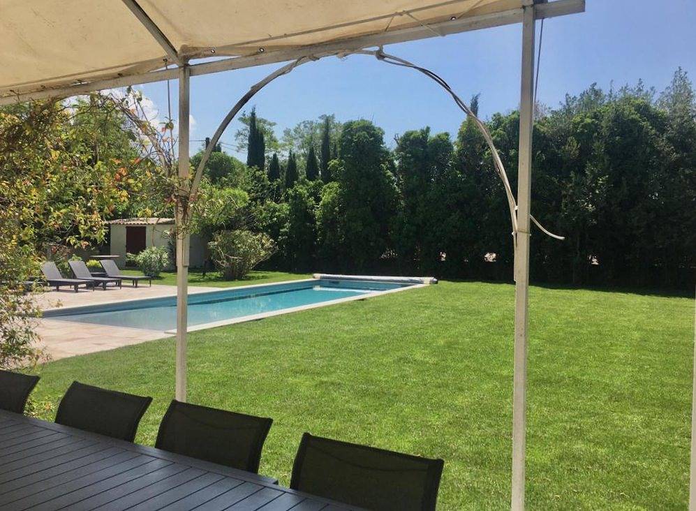 Grand mas provençal rénové avec piscine in Cavaillon, Parc naturel régional du Luberon