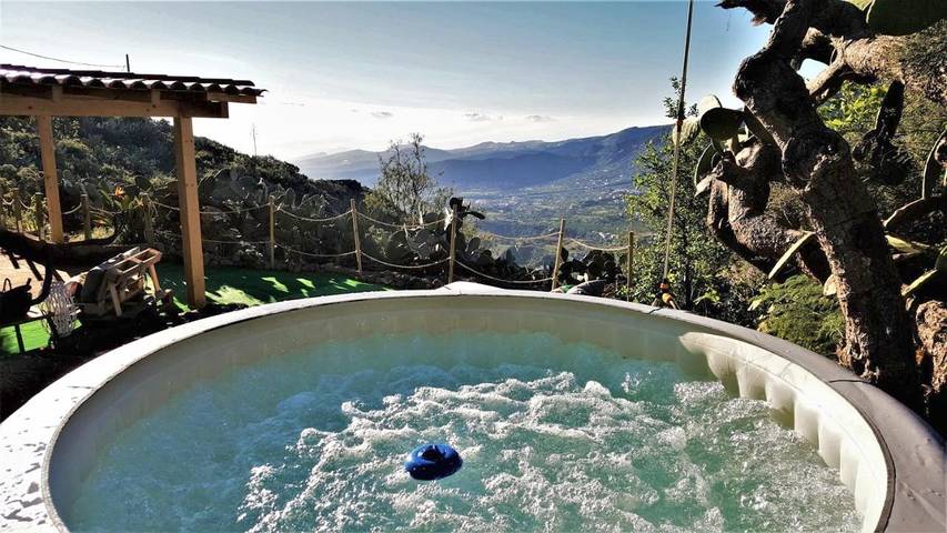 Casa rural para 7 personas, con piscina además de jacuzzi y jardín en Vega de San Mateo