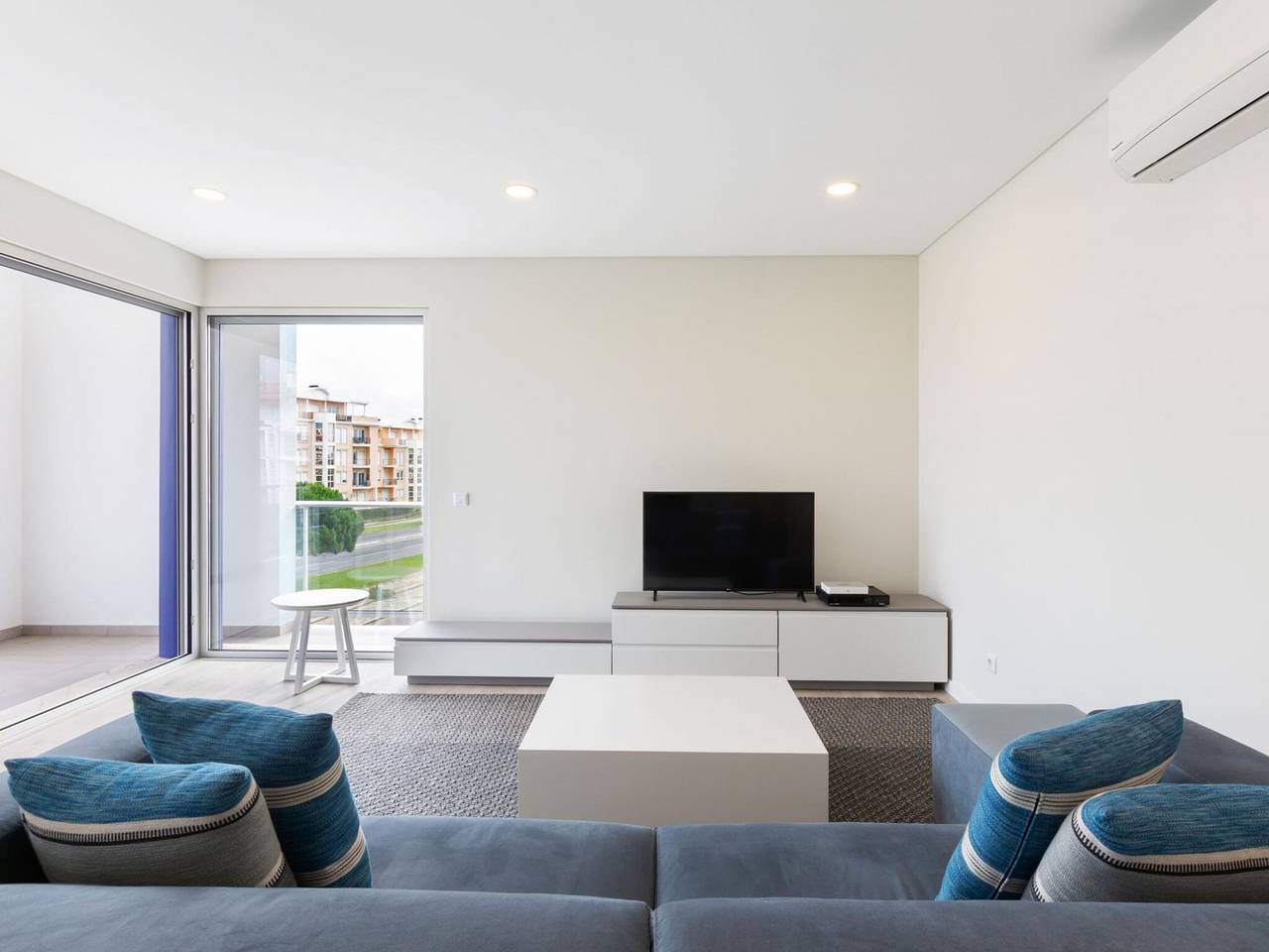 Ganze Wohnung, Beautiful Apartment in São Martinho do Porto with Balcony in Praia de São Martinho do Porto, São Martinho do Porto