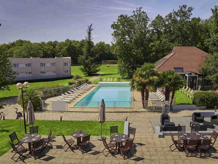 Hôtel pour 2 personnes, avec Terrasse et Jardin ainsi que Piscine et Sauna à Ury
