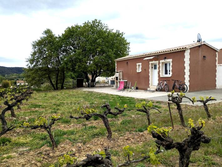 Gîte pour 2 personnes, avec jardin à Gaujac