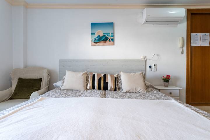 Entire apartment, MalagaSuite Levante 4 in La Carihuela, Torremolinos