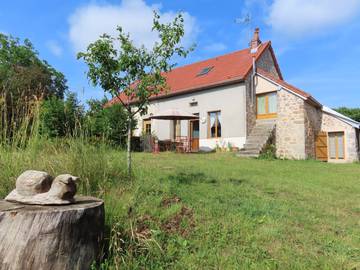 Gîte pour 5 personnes, avec jardin à Brassy