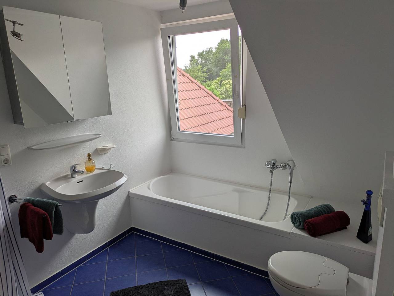 Ganze Ferienwohnung, Ferienwohnung Cramer, 86002 - Ferienwohnung Cramer Obergeschoss in Ostrhauderfehn, Oldenburger Münsterland