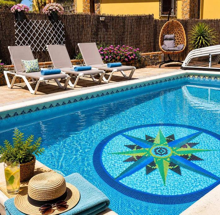 Chalet para 8 personas, con vistas además de piscina y jardín - 1