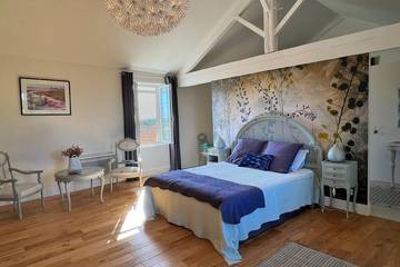 Gîte pour 4 personnes, avec jardin et piscine dans Port De Chatressac