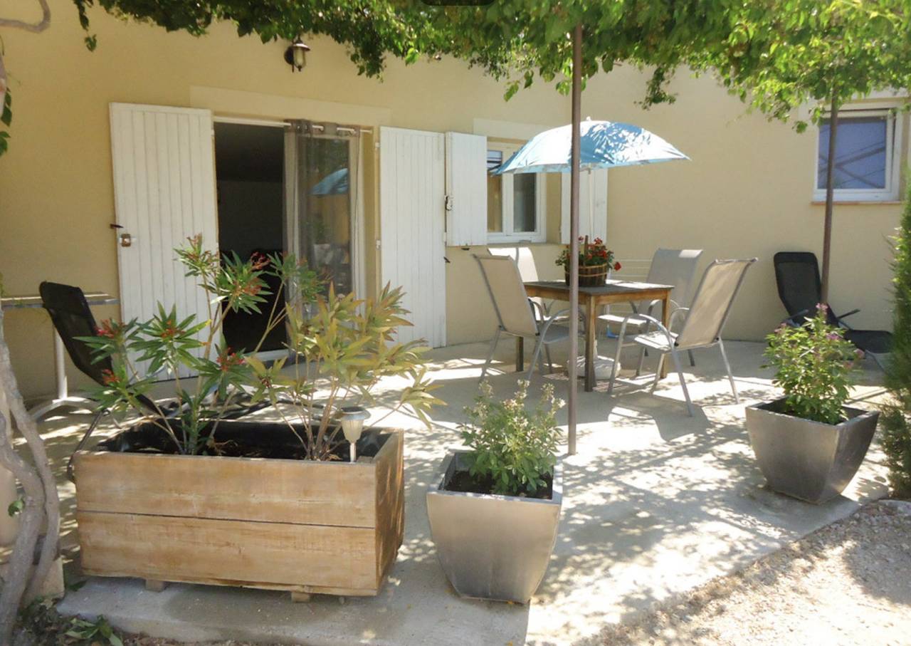 Gîte „La Miellerie“ mit Gemeinschaftspool, privater Terrasse und Klimaanlage in Gréoux-les-Bains, Regionaler Naturpark Verdon