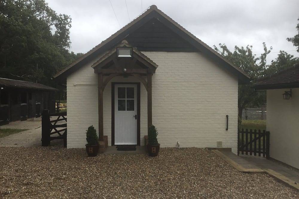 Log Cabin for 2 People in Sandhurst (Berkshire), Bracknell Forest