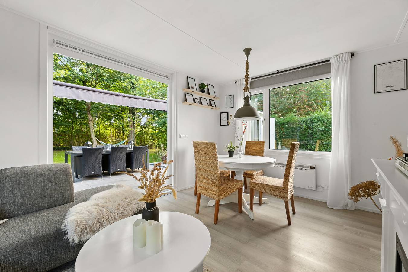 Prachtige 4-persoons vakantiewoning met een ruime tuin en gebruik van zwembad in Baarland in Nederlandse Noordzeekust