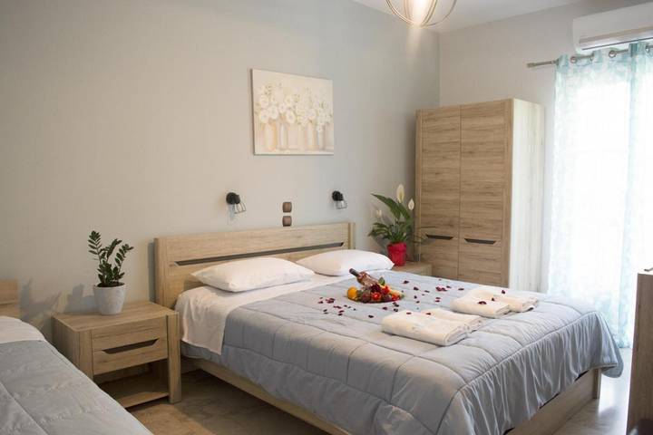Appart’hôtel pour 2 personnes, avec Balcon et Terrasse ainsi que Jardin et Bassin pour enfant