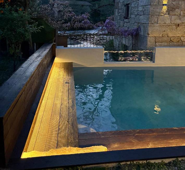 Location de vacances pour 8 personnes, avec jardin ainsi que vue et piscine dans Rendufe - 2