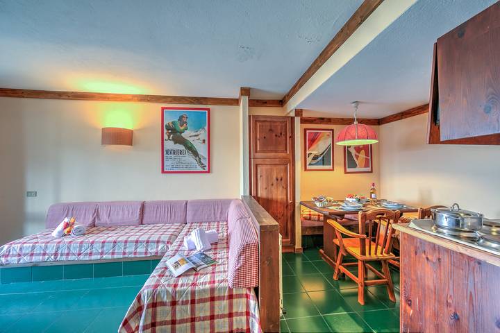 Baita per 4 persone, con balcone, adatto a famiglie con bambini a Sestriere e dintorni