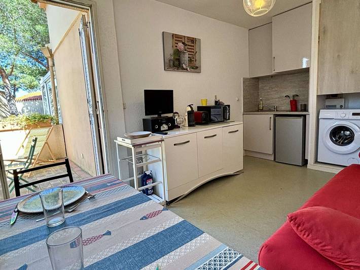 Gîte pour 2 personnes, avec terrasse dans Plage des Pins - 3