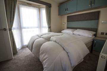 Bungalow for 6 People in Waveney District, Suffolk, Photo 1