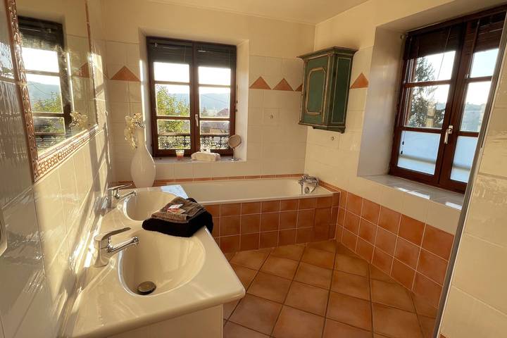 House 'La Ferme Tchoukar' 10 Minutes' Walk from the Lake in Bilieu, Lake Paladru