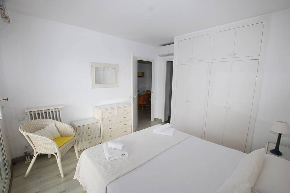 Entire apartment, Narciso views - Community Pool in Vilassar de Mar, Costa del Maresme