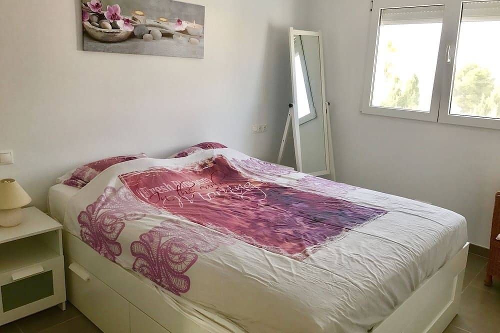 Belle villa individuelle entièrement rénovée avec piscine privée in El Chaparral, Torrevieja