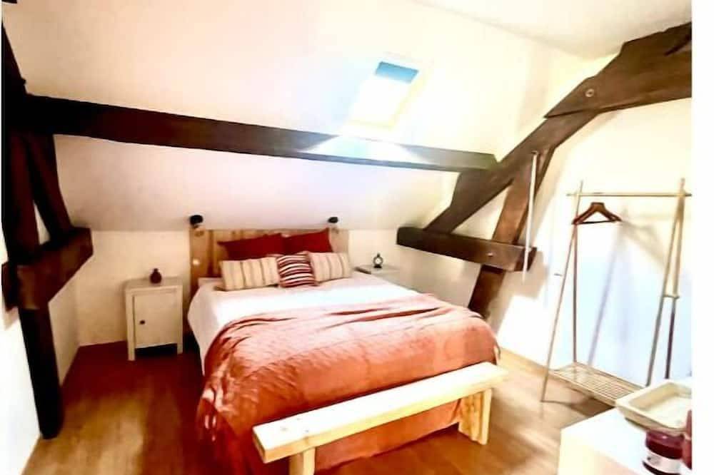 Chalet Acacia au calme 1h30 de Paris in La Selle-en-Hermoy, Région de Montargis
