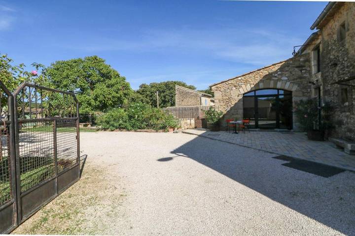 Location de vacances pour 9 personnes, avec jardin et piscine à Saint-Laurent-la-Vernède - 3