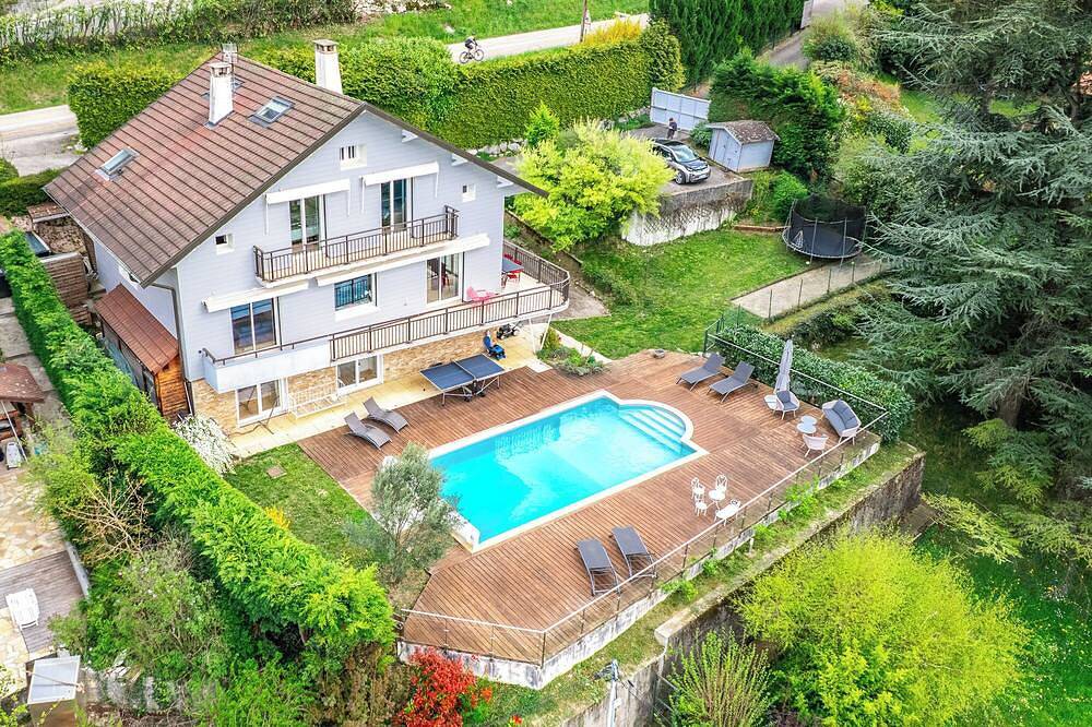 Villa de Thônes, 180° view of Lake Annecy in Veyrier-du-Lac, Annecy region