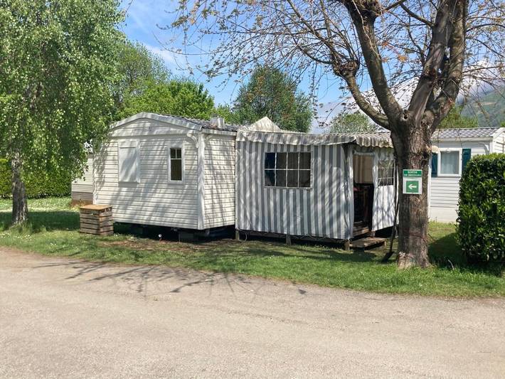 Camping pour 5 personnes, avec Terrasse ainsi que Jardin et Vue