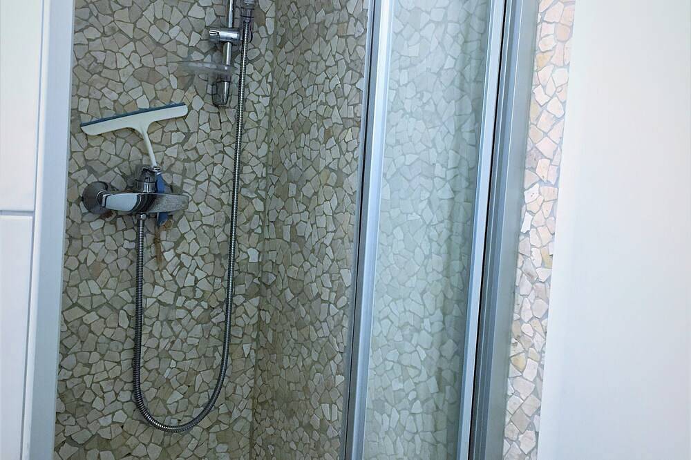 Ganze Wohnung, Apartment in grüner Umgebung in Allensbach, Untersee