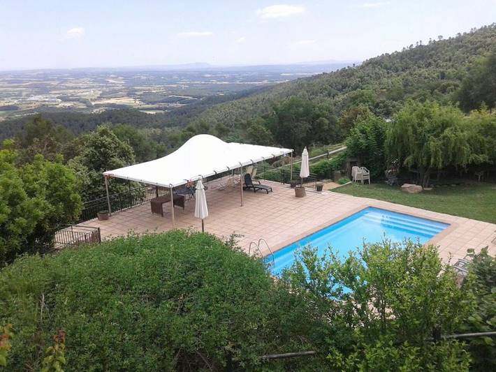 Location de vacances pour 19 personnes, avec piscine ainsi que jardin et vue à Camós - 2