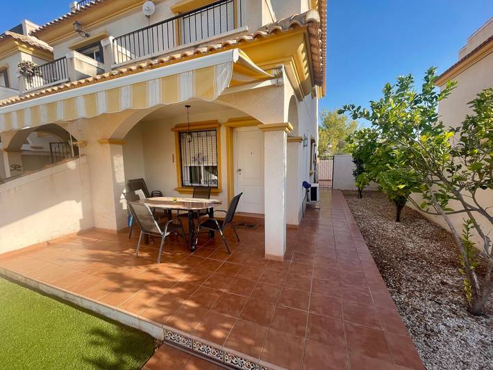 Maison de vacances "Relax Inn" avec vue sur la mer, piscine partagée et Wi-Fi. in El Pinar de Campoverde, Pilar de la Horadada